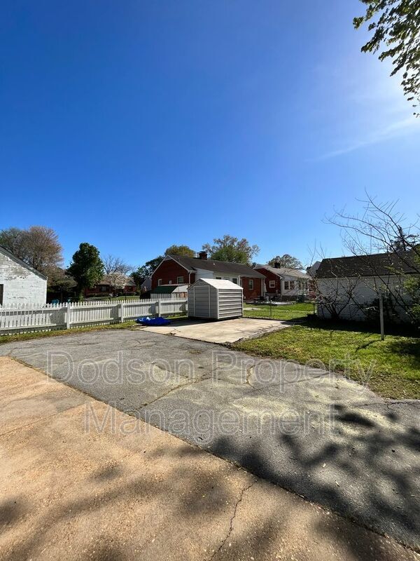 Building Photo - 7514 Woodman Rd