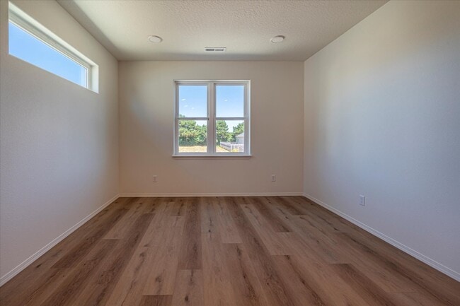 Building Photo - 761 Spyglass