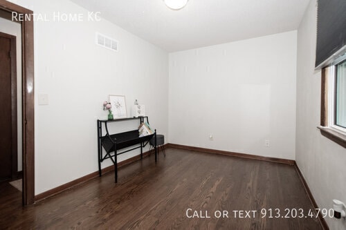 Building Photo - 9420 Walmer-