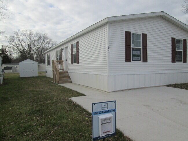 Building Photo - 153 Hawthorne Dr