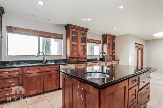 Building Photo - 5727 N PSO Ventoso