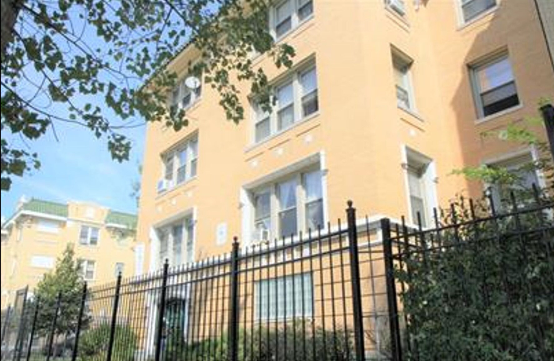Building Photo - 4821 N Kimball Ave