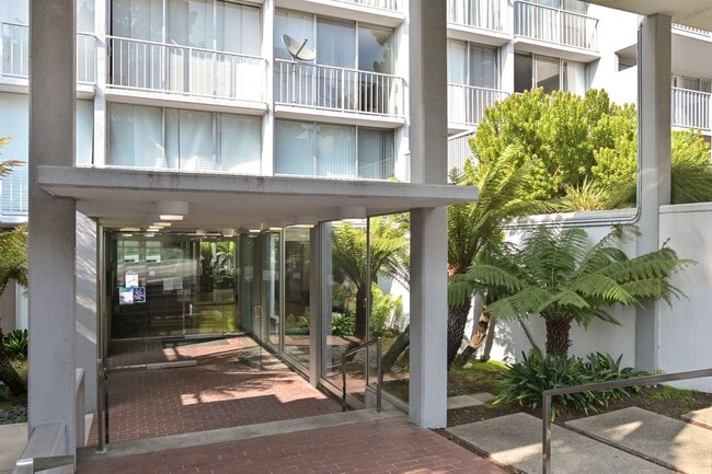 Building Photo - 66 Cleary Ct