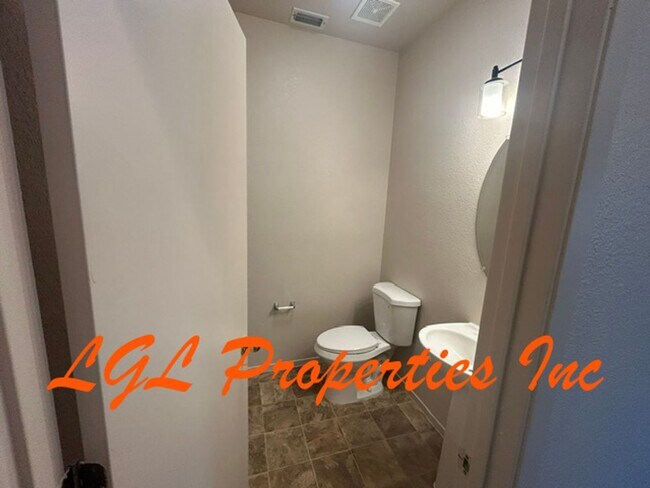 Building Photo - 4116 Woodwillow Ln