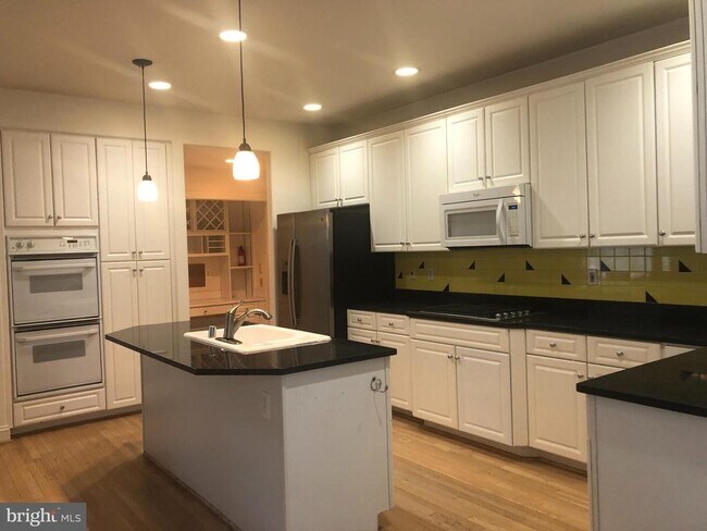 Building Photo - 7957 Blitz Ct