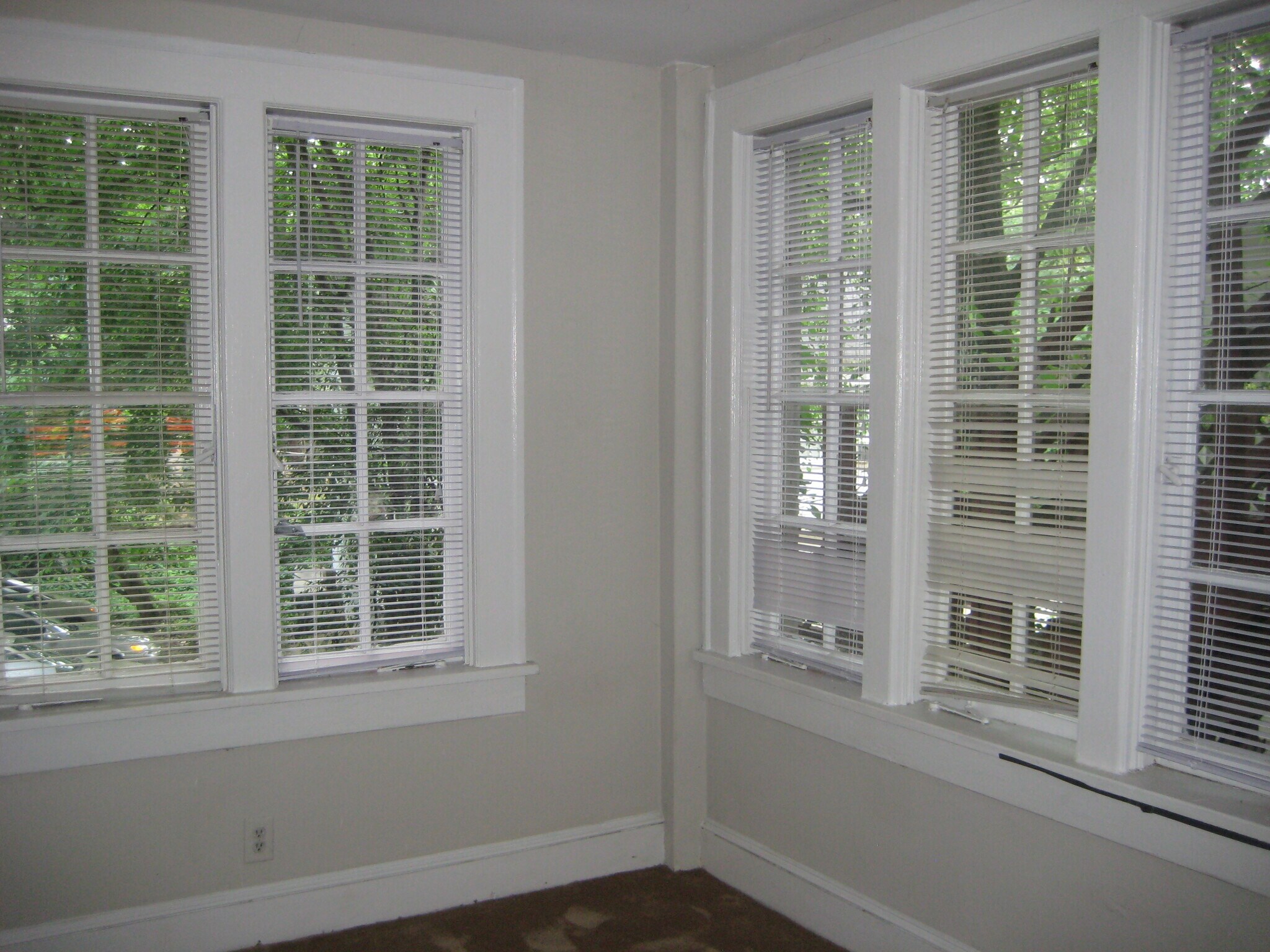 Building Photo - 1357 Oxford Rd NE