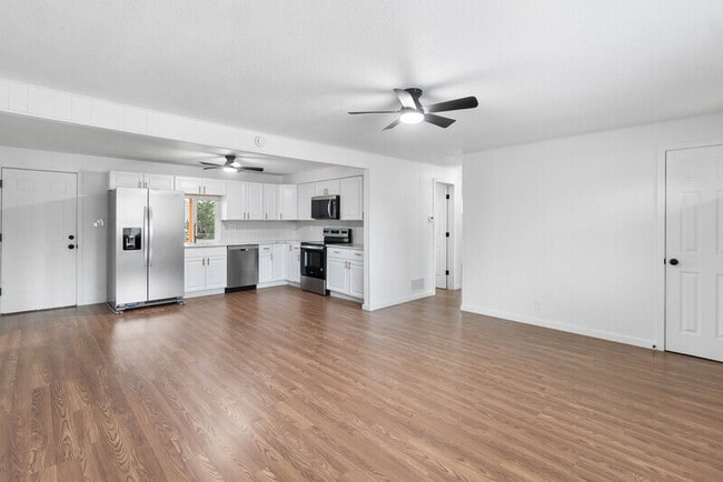 Building Photo - 6220 W Ohio Ave