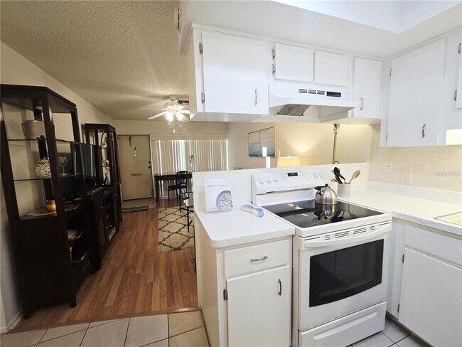 Building Photo - 4345 Tahitian Gardens Cir