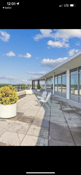 Building Photo - 10500 Rockville Pike