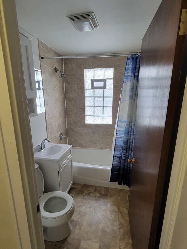 Lower Bath - 2143 S 68th St