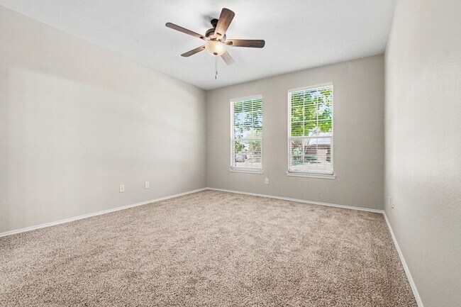 Building Photo - 1550 Charleston Dr