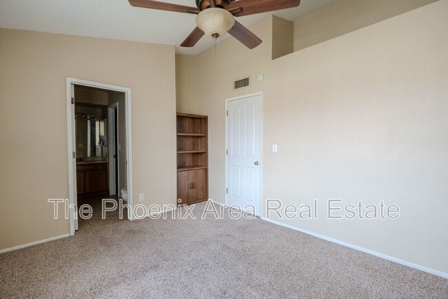 Building Photo - 2985 N Oregon St