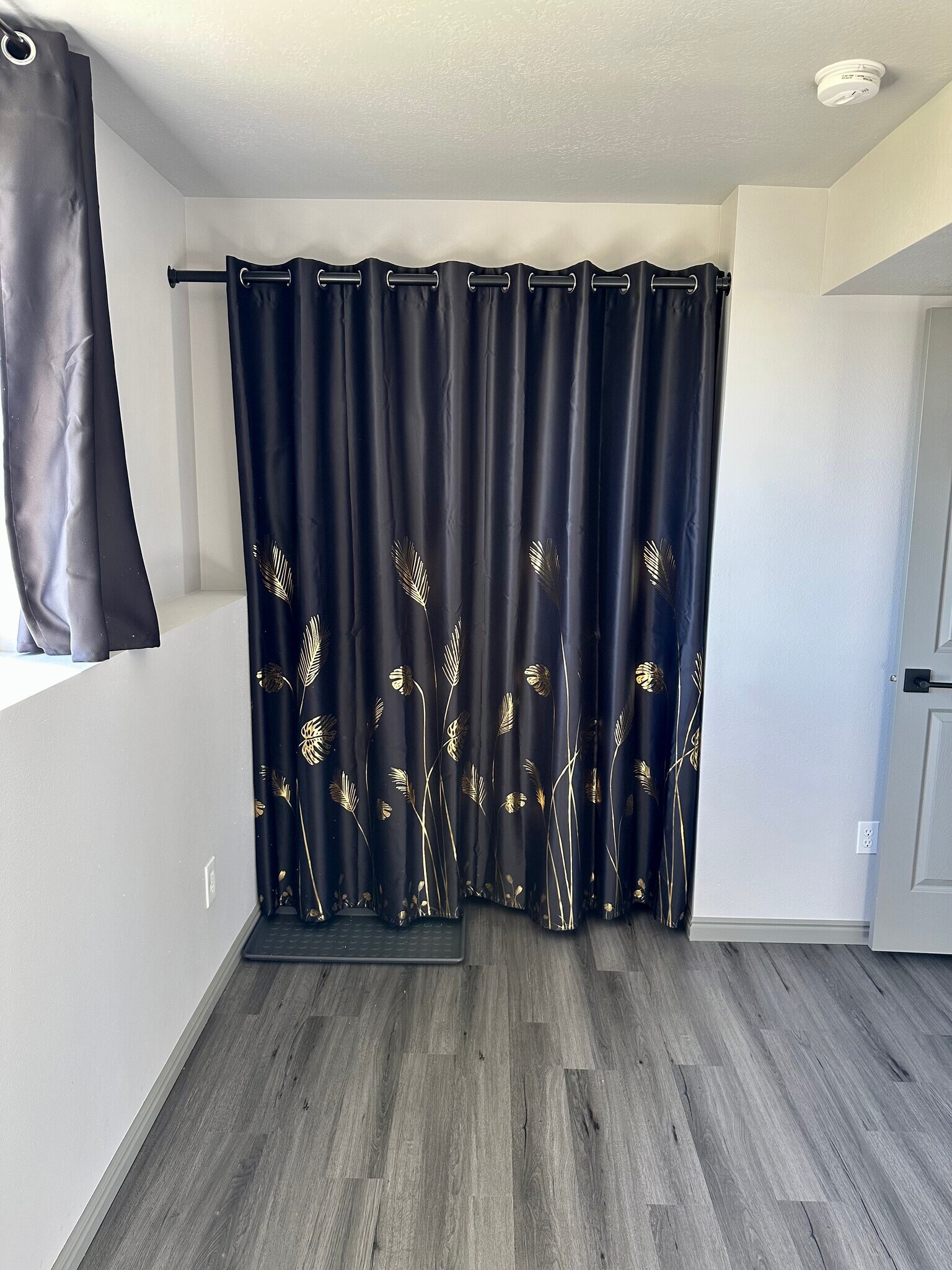 Laundry - 2419 W 2700 S