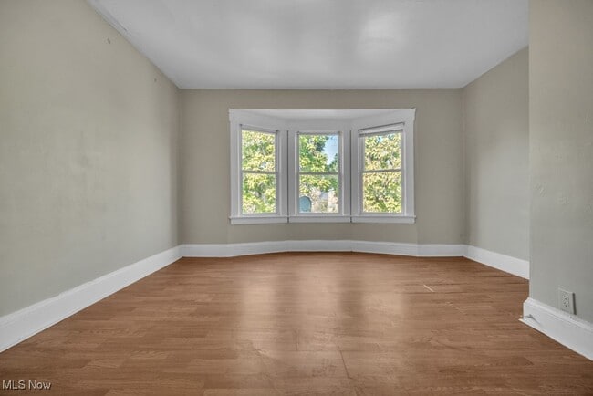 Building Photo - 1457 W 114th St