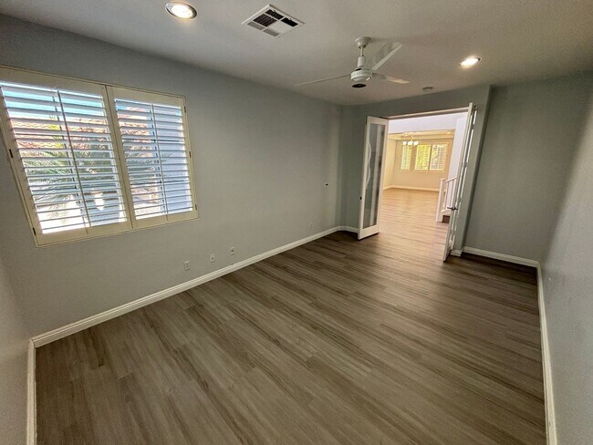 Building Photo - Elegant 4Bed/5Bath/3Car gated residence located near Silverado Ranch