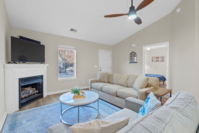 Building Photo - Furnished rental in Chapin