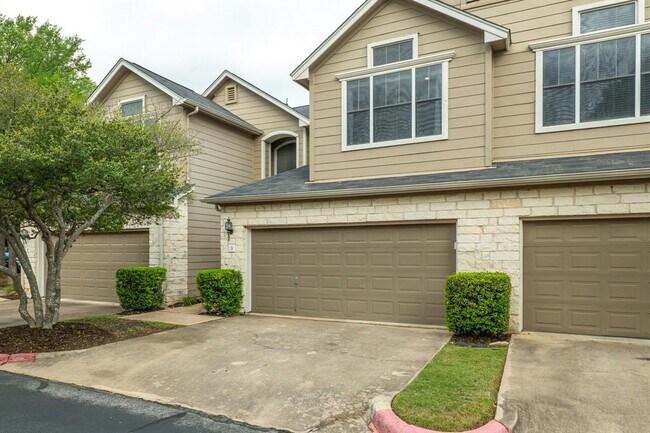 Building Photo - 4501 Whispering Valley Dr