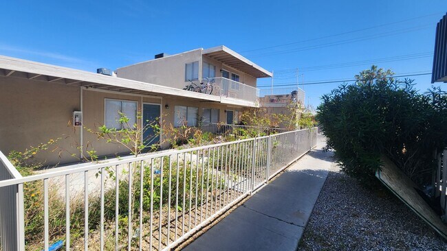 Primary Photo - 1100 N Jones Blvd