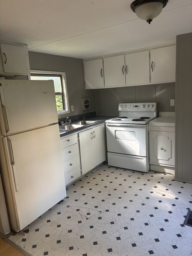 Building Photo - 40 Mcilwain Rd