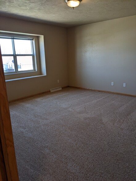 Master Bed - 5335 Brookview Dr