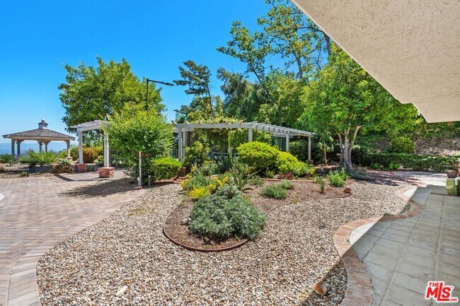 Building Photo - 21663 Ulmus Dr