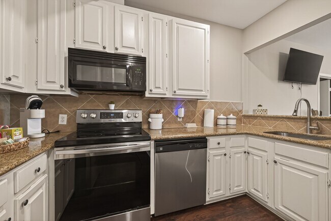 Building Photo - 2211 S Braeswood Blvd