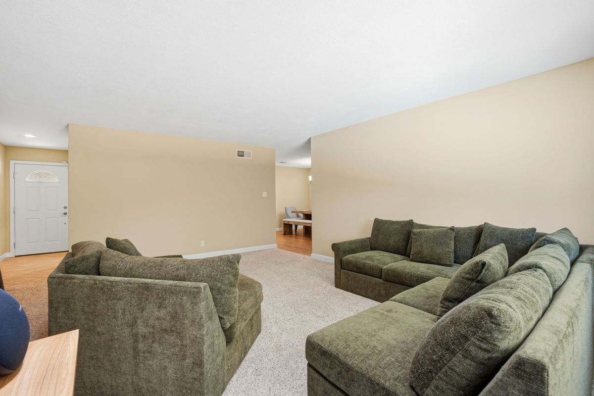 Building Photo - 4657 Brenda Cir