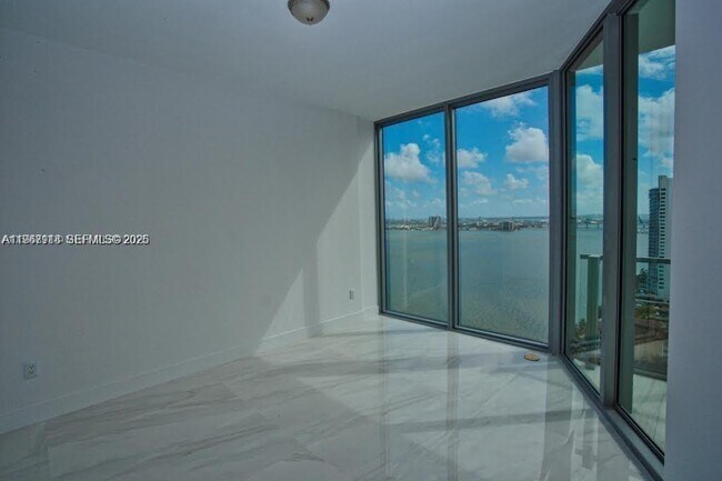 Building Photo - 2900 NE 7th Ave