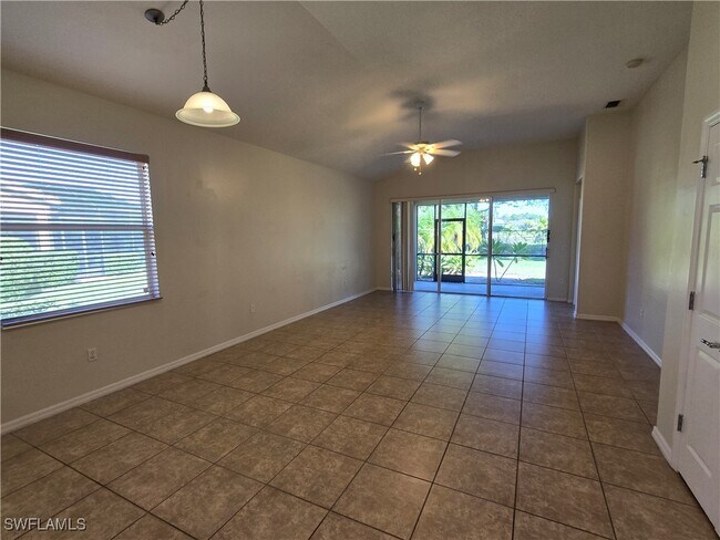 Building Photo - 2049 Fairmont Ln