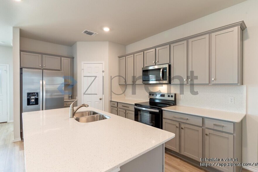 Building Photo - 1333 Piedmont St