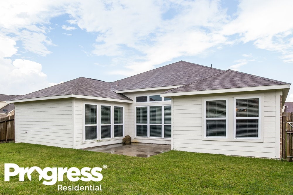 Building Photo - 17302 Cricket Mill Dr