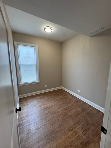 Second Room - 5335 W 23rd Pl