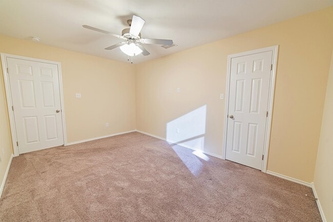 Building Photo - 3305 Charolais Dr