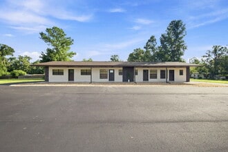 Building Photo - COMPLETELY REMODELED 1-BEDROOM IN BELLEVIEW!