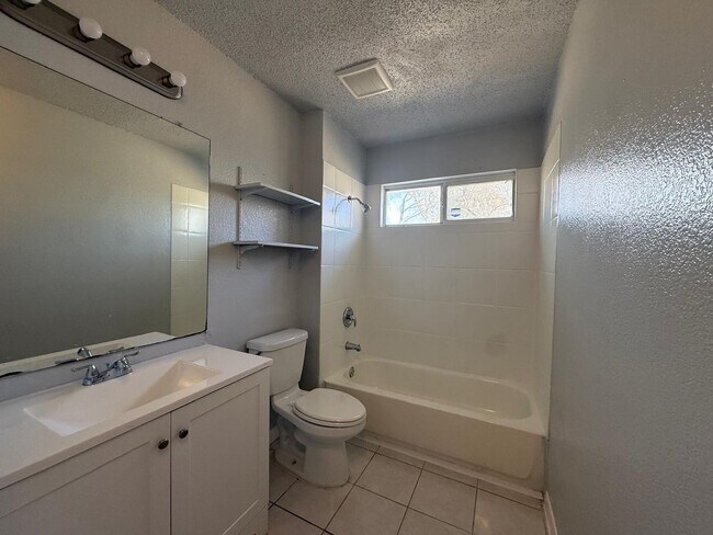 Building Photo - 1311 Hortencia Ave