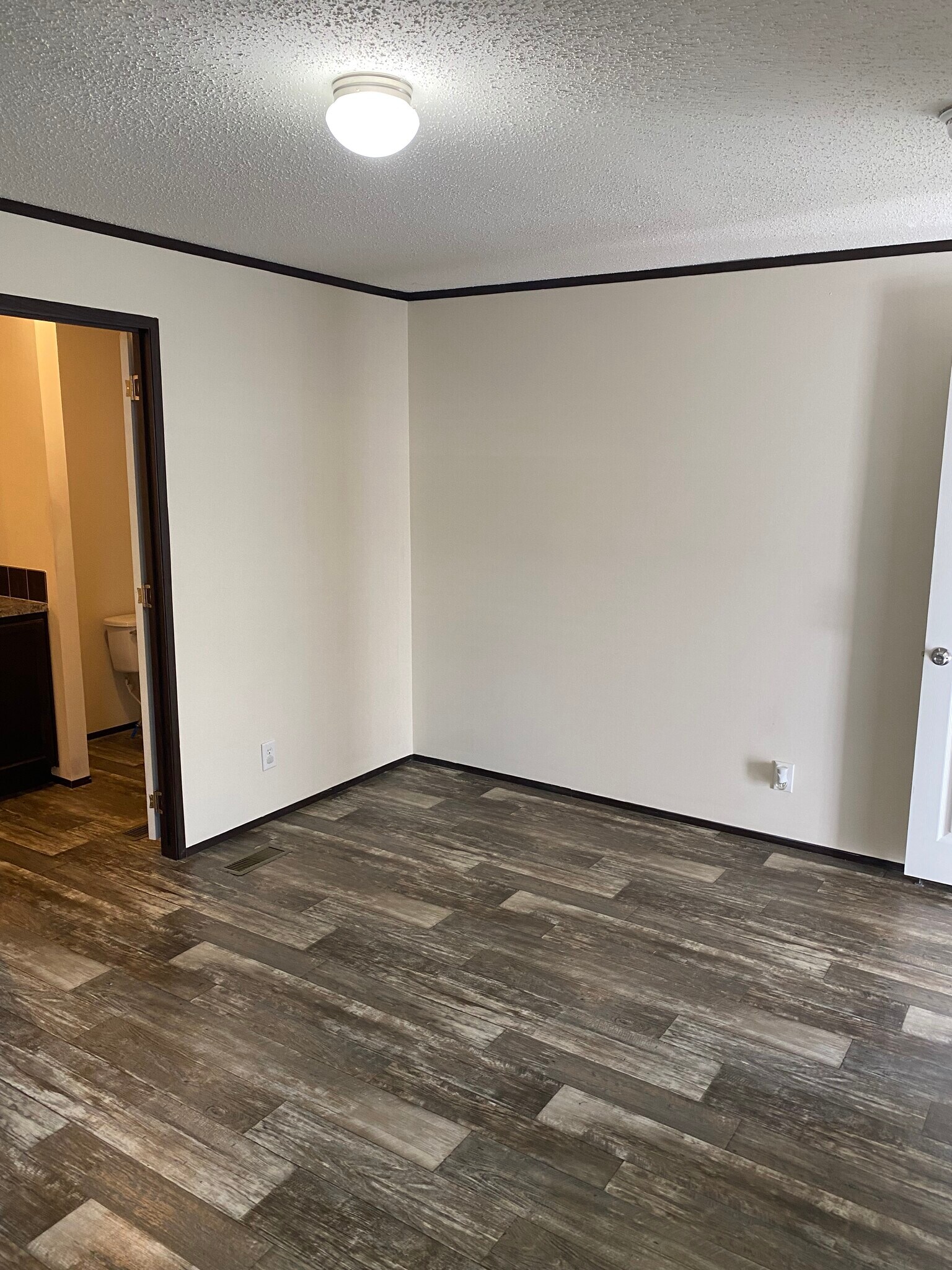 Building Photo - 2132 Pacific Dr