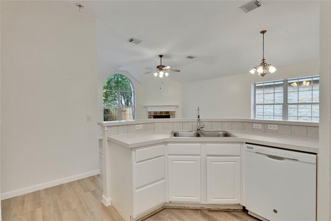 Building Photo - 10932 Mint Julep Dr