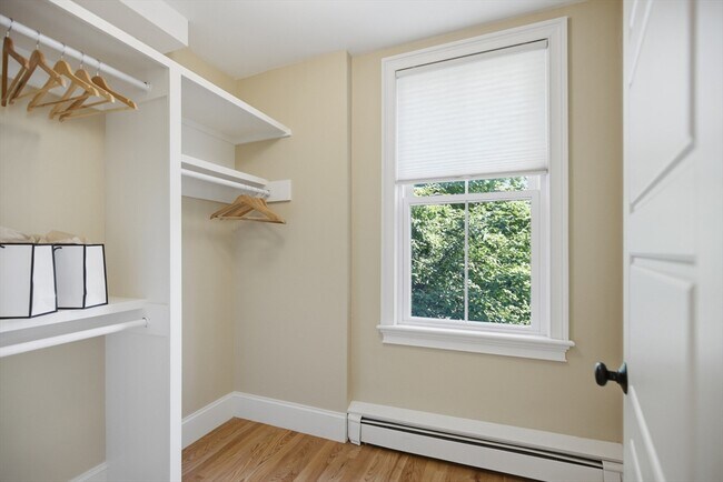 Building Photo - 149 A Bishop Allen Dr