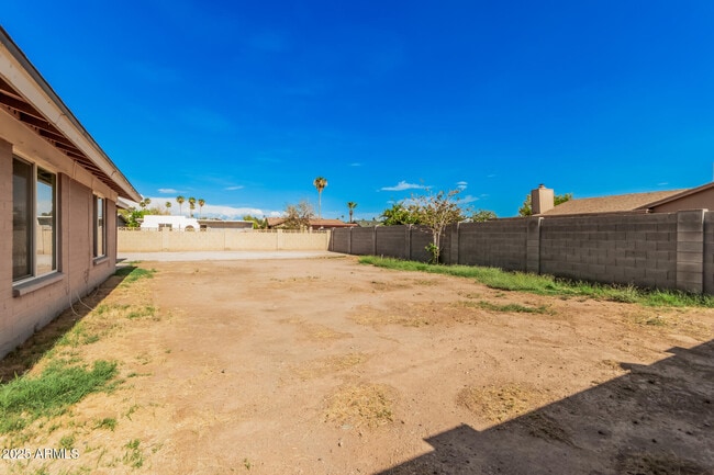 Building Photo - 5505 W Sunnyslope Ln