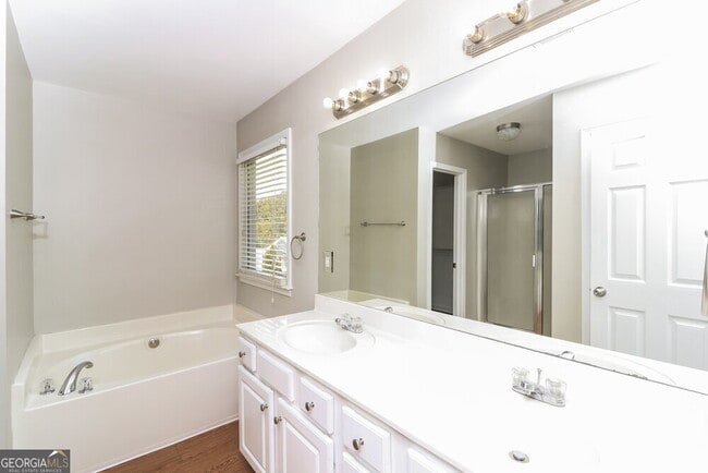 Building Photo - 503 Millside Tr