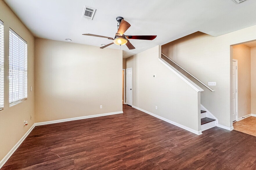 Building Photo - 3625 Roseman Landing