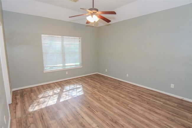 Building Photo - 13570 Miller Ln