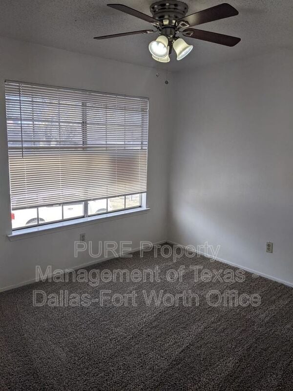 Building Photo - 901 S Mesquite St