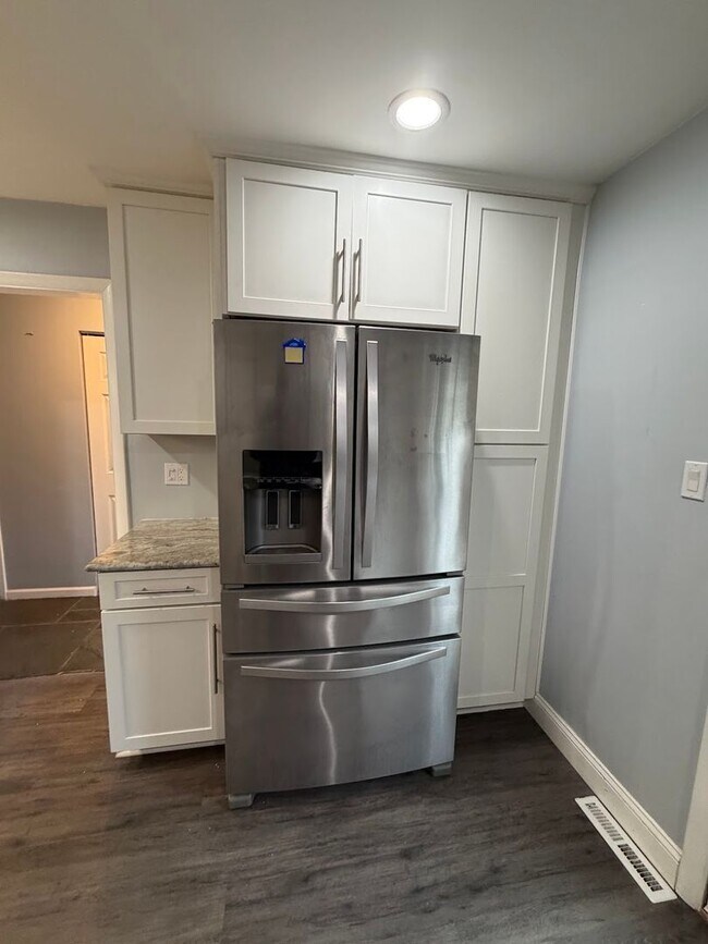 Building Photo - Flying Hills Townhouse