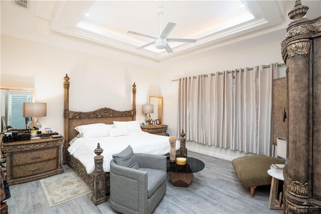 Building Photo - 2200 S 10th St