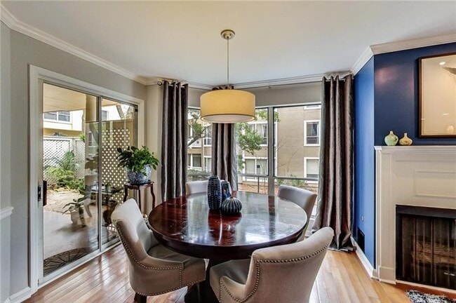 Building Photo - 203 14th St NE