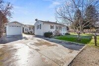 Building Photo - 3bd/2ba with Great Boise Location on Large Corner Lot
