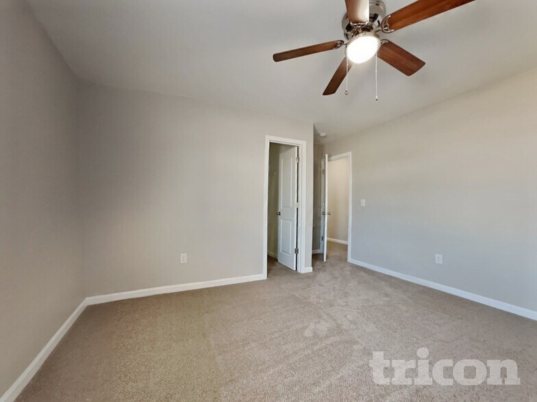 Building Photo - 42 Folkstone Ct