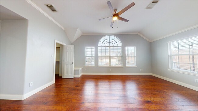 Building Photo - 328 Malone St