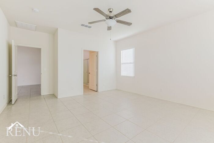 Building Photo - 35522 W San Capistrano Ave